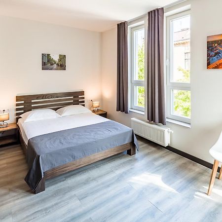 Central Park Apartments Lviv Bagian luar foto